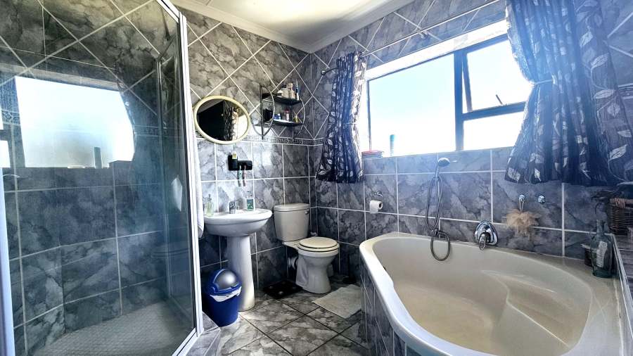 3 Bedroom Property for Sale in Dana Bay Western Cape